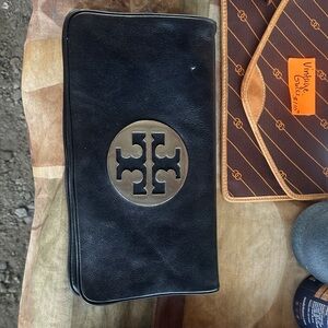 Tory Burch Black Leather Logo Clutch